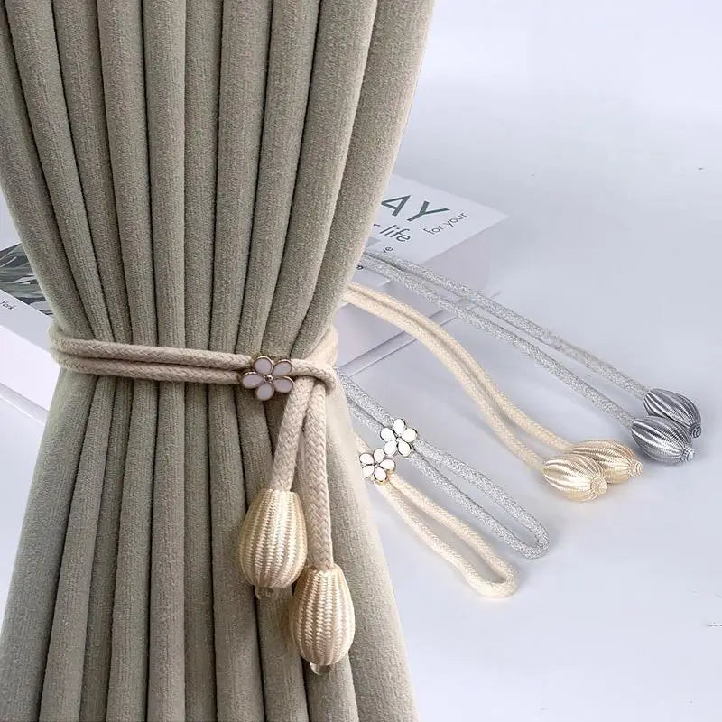 rideaux gris clair texture lin classique clous décoratifs rubans pompons sans perçage