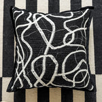 coussin deco fausse fourrure motif geometrique noir blanc nordique contemporain canape voiture