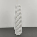 vases modernes plastique rayures diagonales blanc noir rouge vert gris