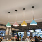 suspension lumineuse moderne pendentif bois éclairage intérieur bleu pastel rose pastel chambre salon