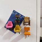 aimants chaises miniatures dessin animé jaune rose marron bleu velours modernes