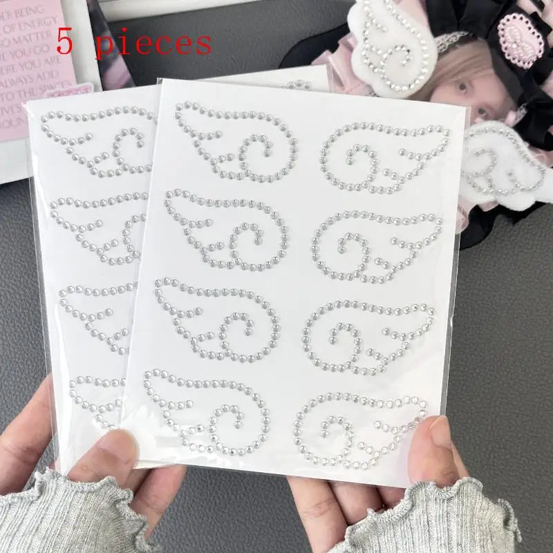 sticker decoratif ailes ange strass blanc rose bleu argent adhésif élégant décoration diy cadeau