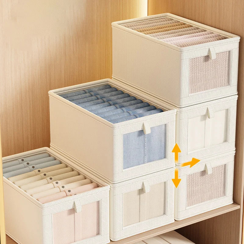 Boîte de rangement pliable dans une armoire avec différentes couleurs