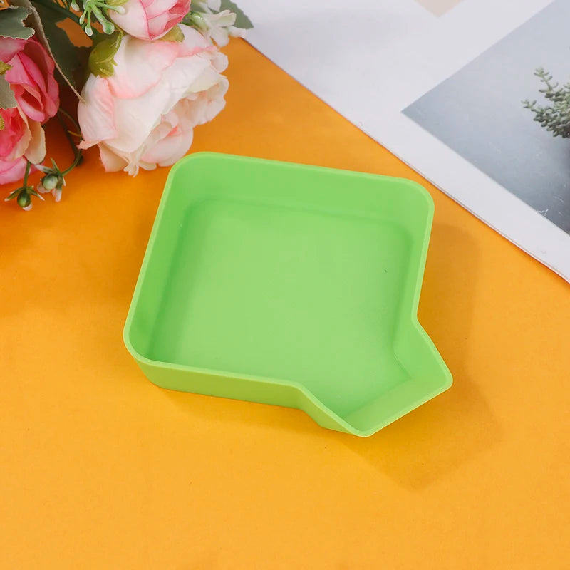 organisateur rangement boîtes carrées orange vert bleu rose jaune moderne minimaliste jeux société accessoires