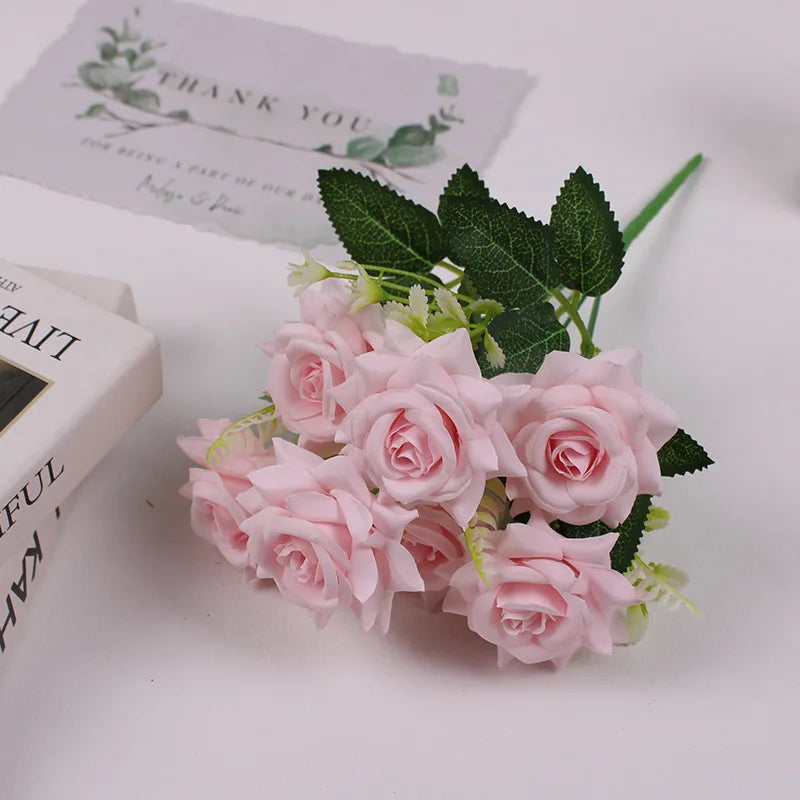 décoration intérieure bouquet artificiel roses soie classique blanc violet noir