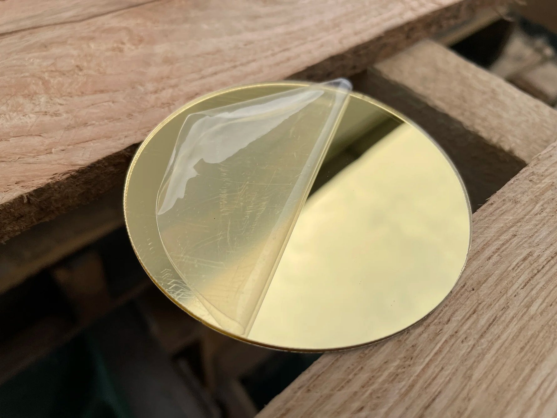 Miroir portable pour maquillage et décoration intérieure