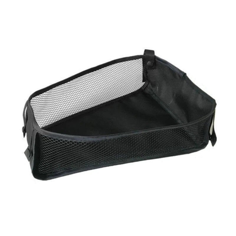 Panier organisateur attaché à une poussette en situation réelle