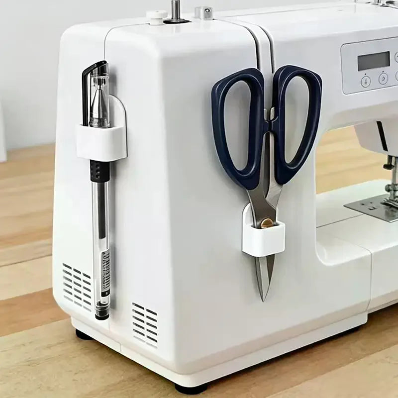 ciseaux rangement adhésif broderie outils plastique bleu floral noir rouge blanc classique