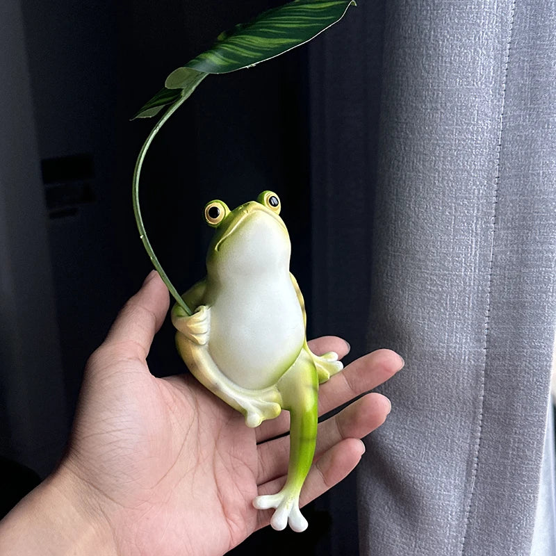 statue grenouille verte feuille texture peau naturelle decoration exterieure intérieure humour original