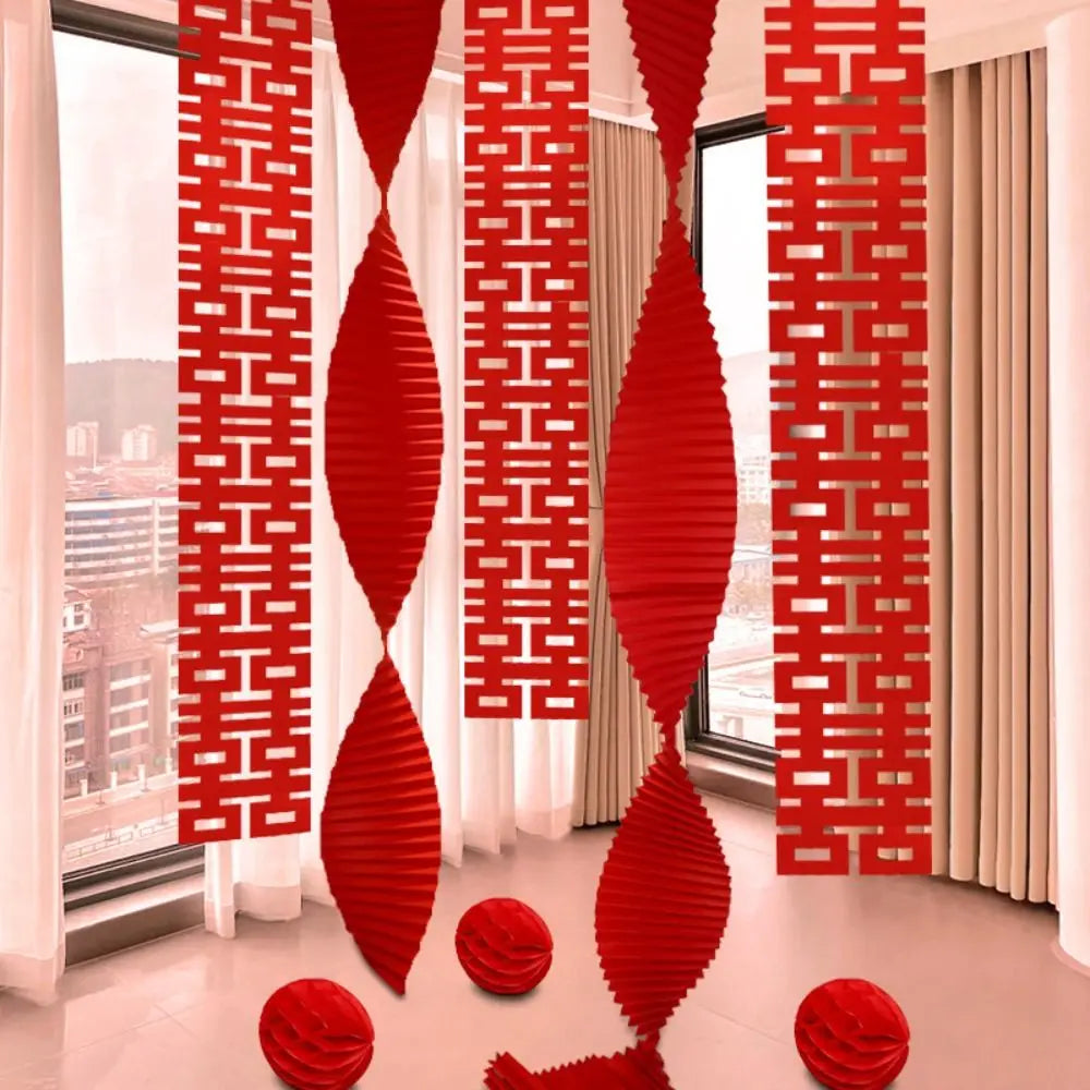 guirlande décorative moderne rouge papillons motifs géométriques boules cœur adhésif festivité mariage