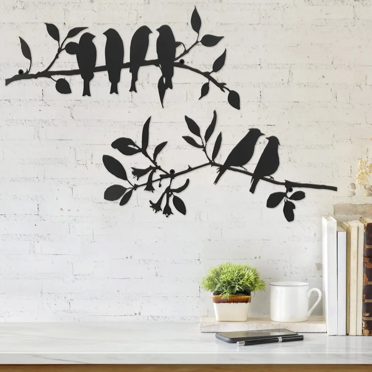 Décoration murale accrochée dans un salon élégant