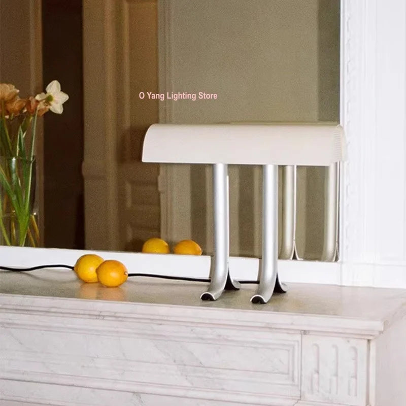 lampe table contemporaine noir blanche texture lisse LED sans ombre