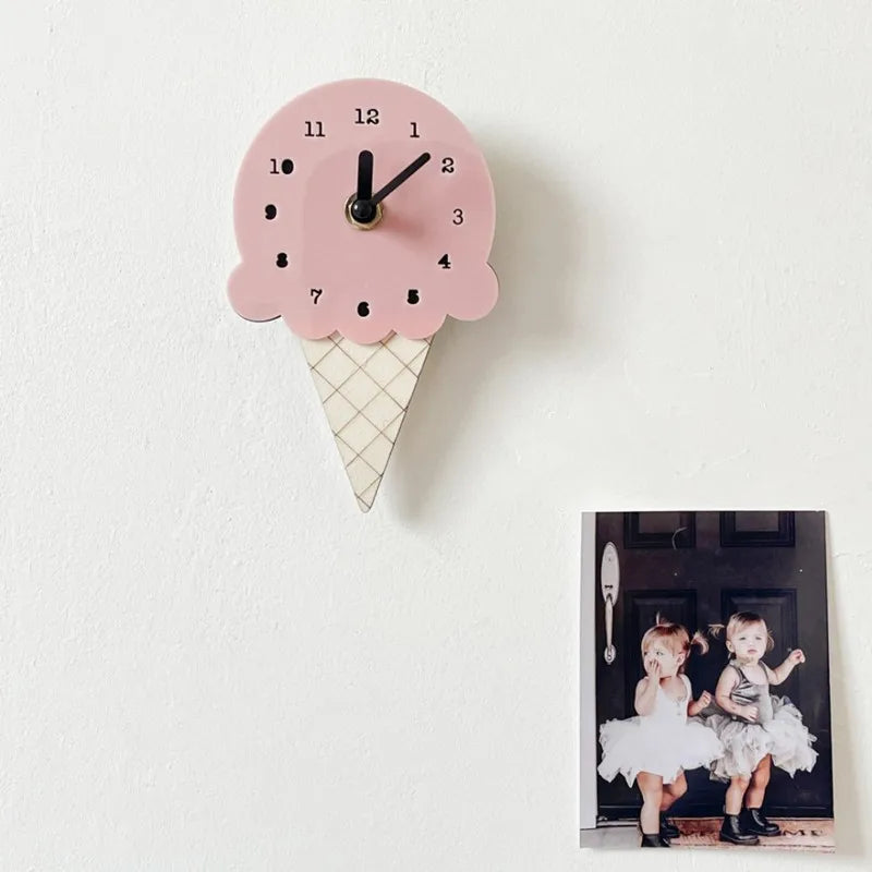 Horloge murale design nordique pour chambre enfant