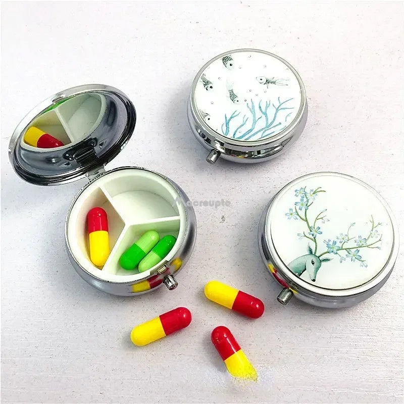 boîte pilules argentée fleurs papillons bouton pression classique organisation médicaments portable unisexe adultes