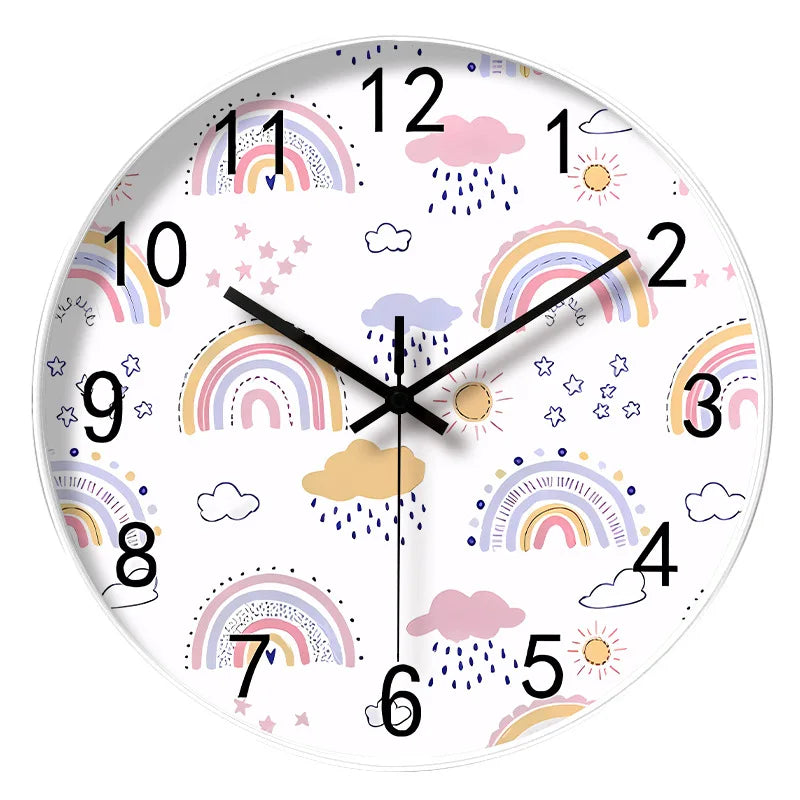 horloge murale moderne enfants chiffres colorés fond blanc cadre argenté silencieuse salon chambre
