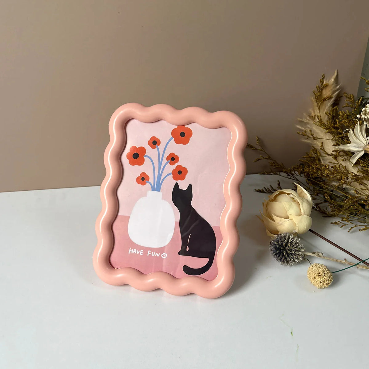 Cadre photo decoratif moderne motifs floraux bord ondules couleur rose jaune vert rouge orange