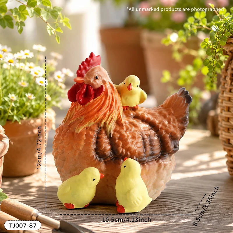 statuettes rustiques poule poussins marron rouge jaune plumes texturées décoration jardin balconintérieur