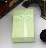 organisateur bijoux boîte velours papier noir rouge vert marron jaune rose bleu classique