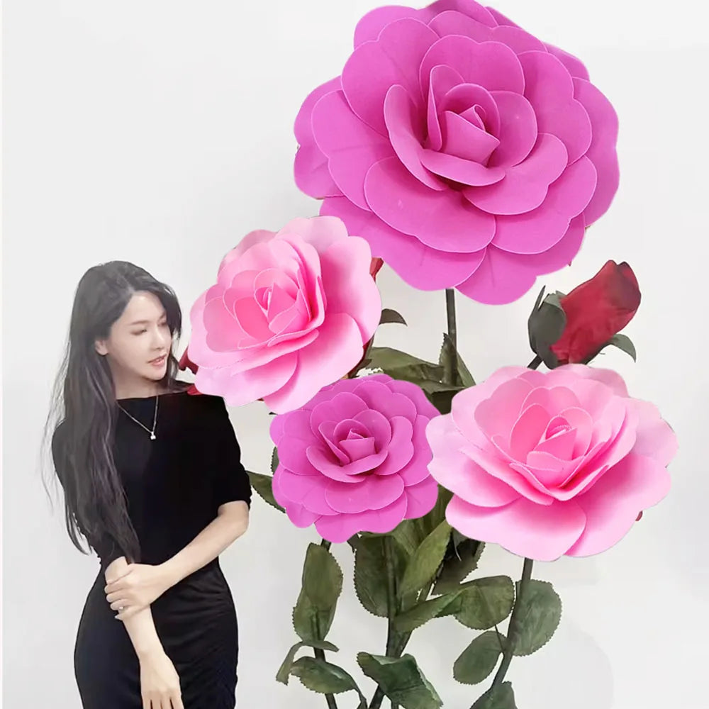 Rose en mousse géante avec tige pour fond de scène