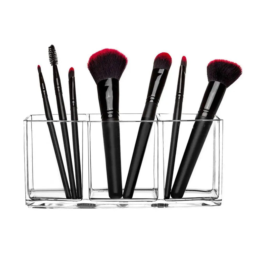 boîte rangement cosmétiques transparente moderne pinceaux crèmes rouges palettes carte crédit minimaliste organisateur