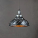 lampe suspendue industrielle rétro noir texture métallique striée salon chambrehôtel