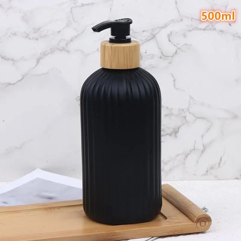 flacons savon liquide noir blanc rayures verticales moderne minimaliste pompe pression bouchons bois 500ml