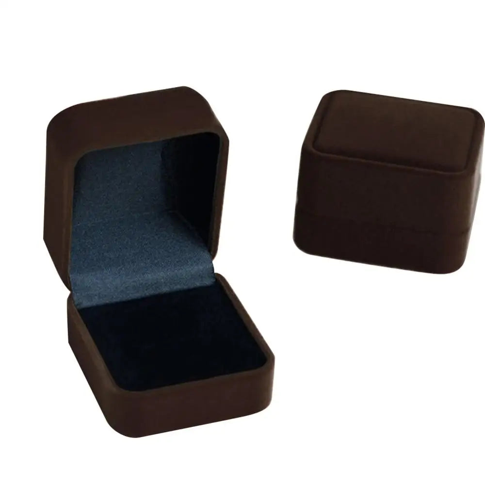 boîtes bijoux velours rouge beige gris classique opaques rangement bague anneau oreilles