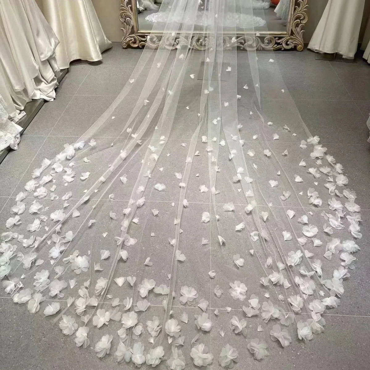 voile mariée blanc fleurs relief classique cathédrale bord appliqué off white translucide femme adultère