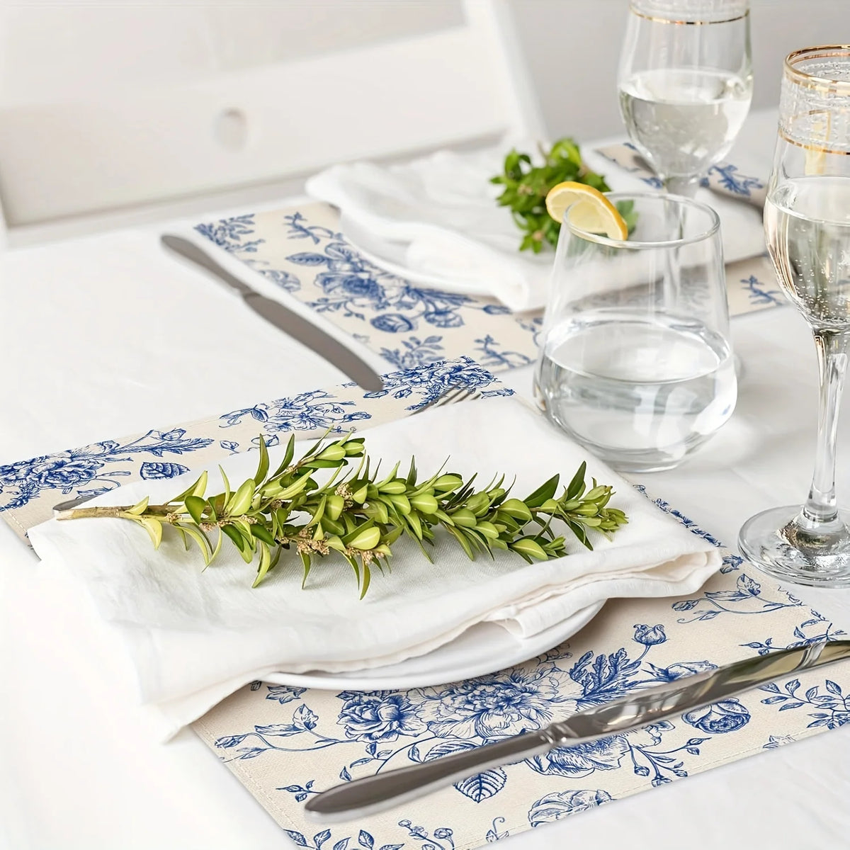 serviettes table classiques lin beige bleu fleuri opaques cuisine décoration festive rectangulaires