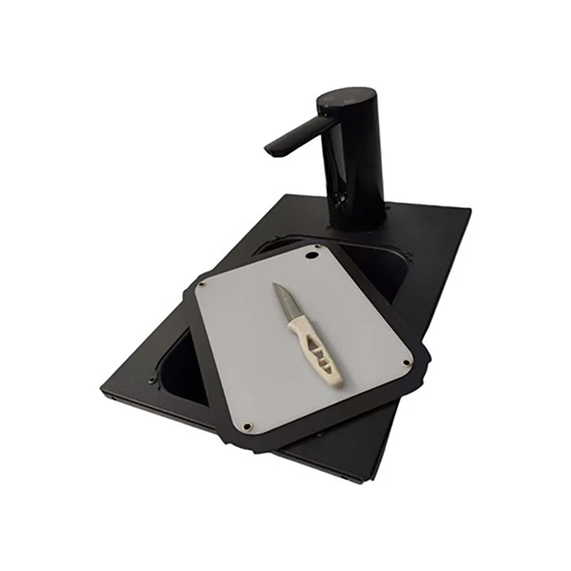 évier cuisine portable noir moderne robinet plaque découpe bocaux verre théière camping