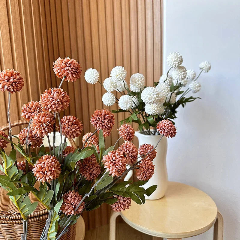 décoration intérieure bouquet dandelions artificiels 50cm couleurs automnales vase céramique blanc