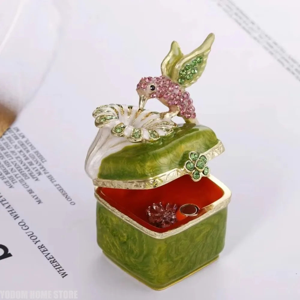 boîte bijoux verte rose colibri pierres brillantes motifs floraux artisanat décoration intérieure