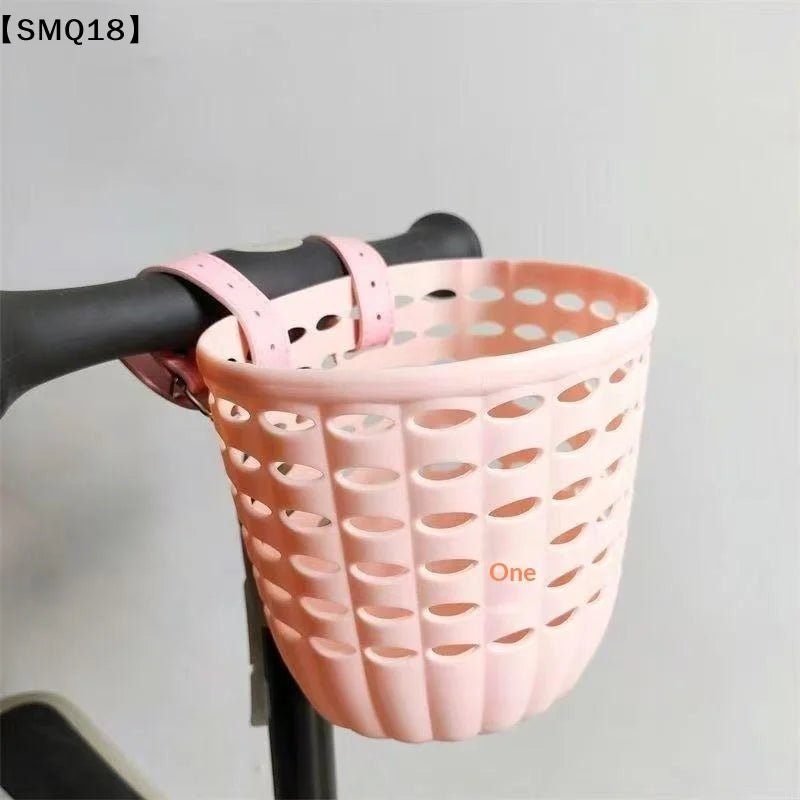 panier vélo rose clair noir perforé cercles moderne pratique cuir boucle