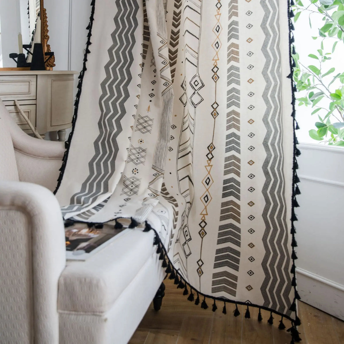 rideau boho chic motif géométrique franges noires coton opaque beige noir chambre salon