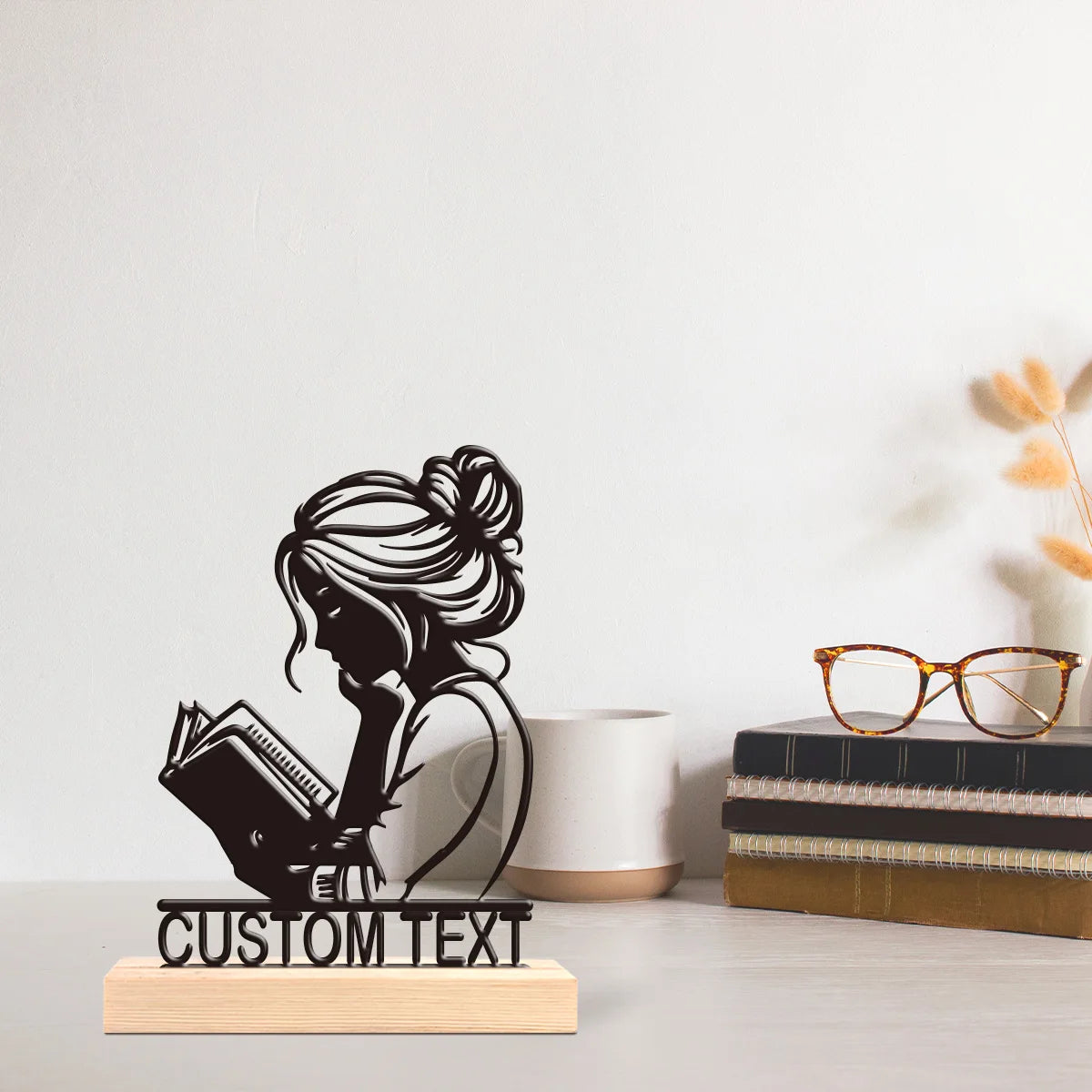 plaque métal noir silhouette femme minimaliste base bois personnalisable texte fete noel mariage anniversaire