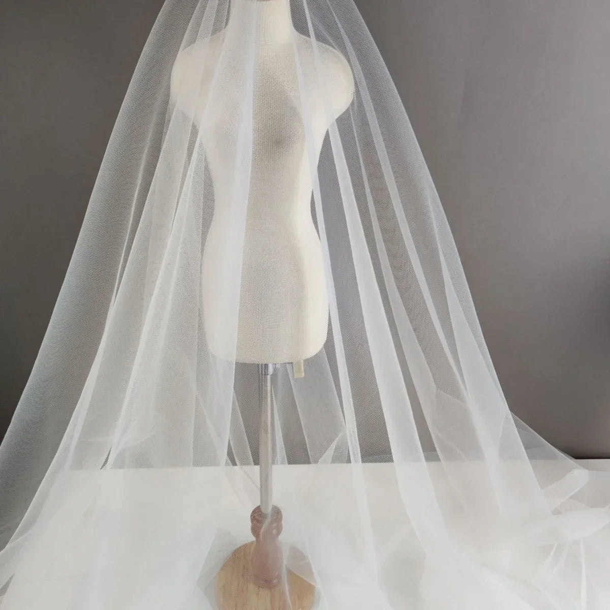 voile polyester blanc translucide texture fine classique décoration bricolage 160cm large elastique respirant