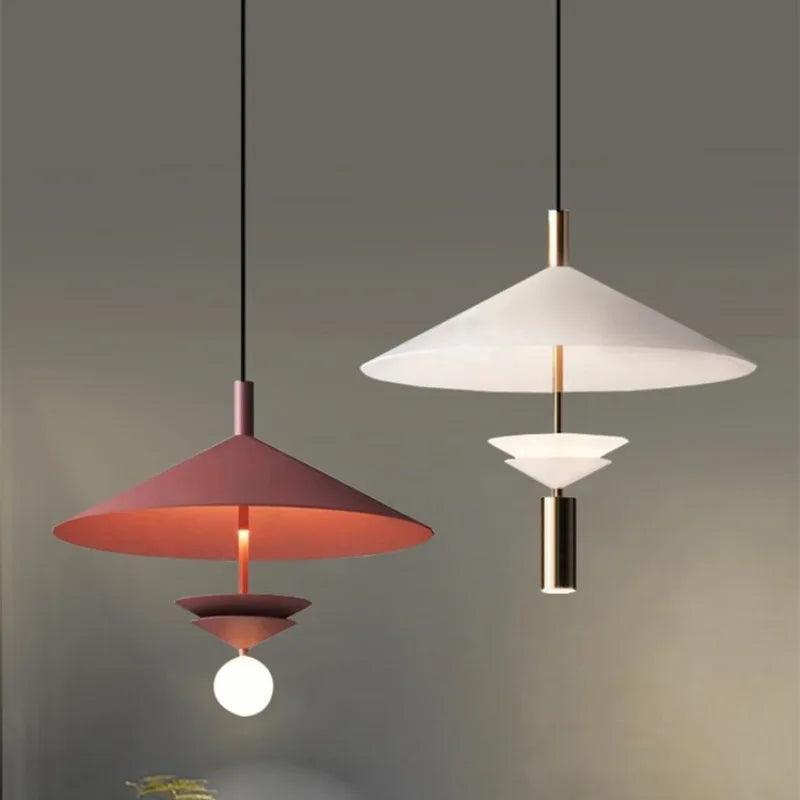 suspension lumineuse moderne conique rouge blanc doré cristal salon salle manger