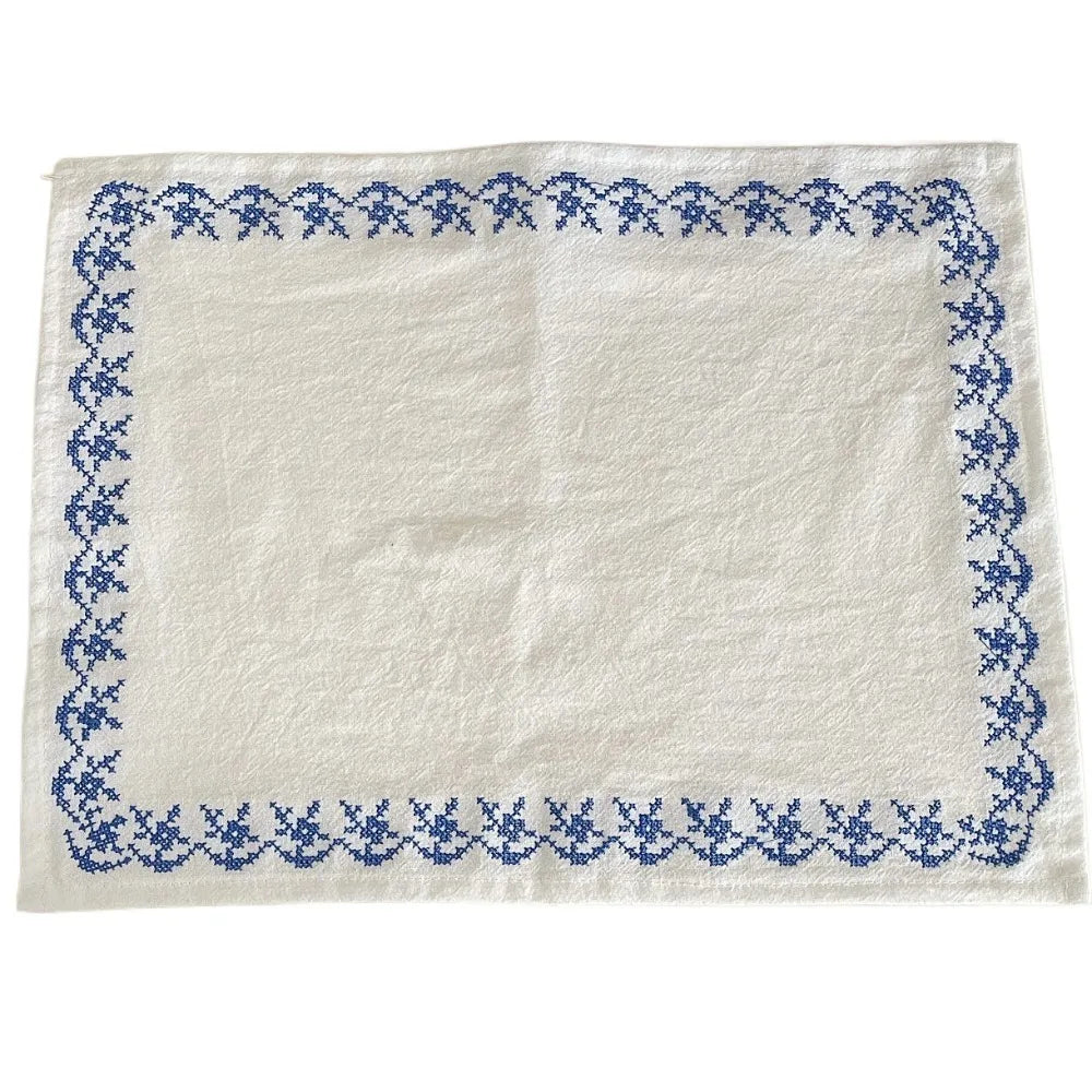 serviettes coton brodé fleurs traditionnelles blanc bleu rouge 37x29cm casa restaurant