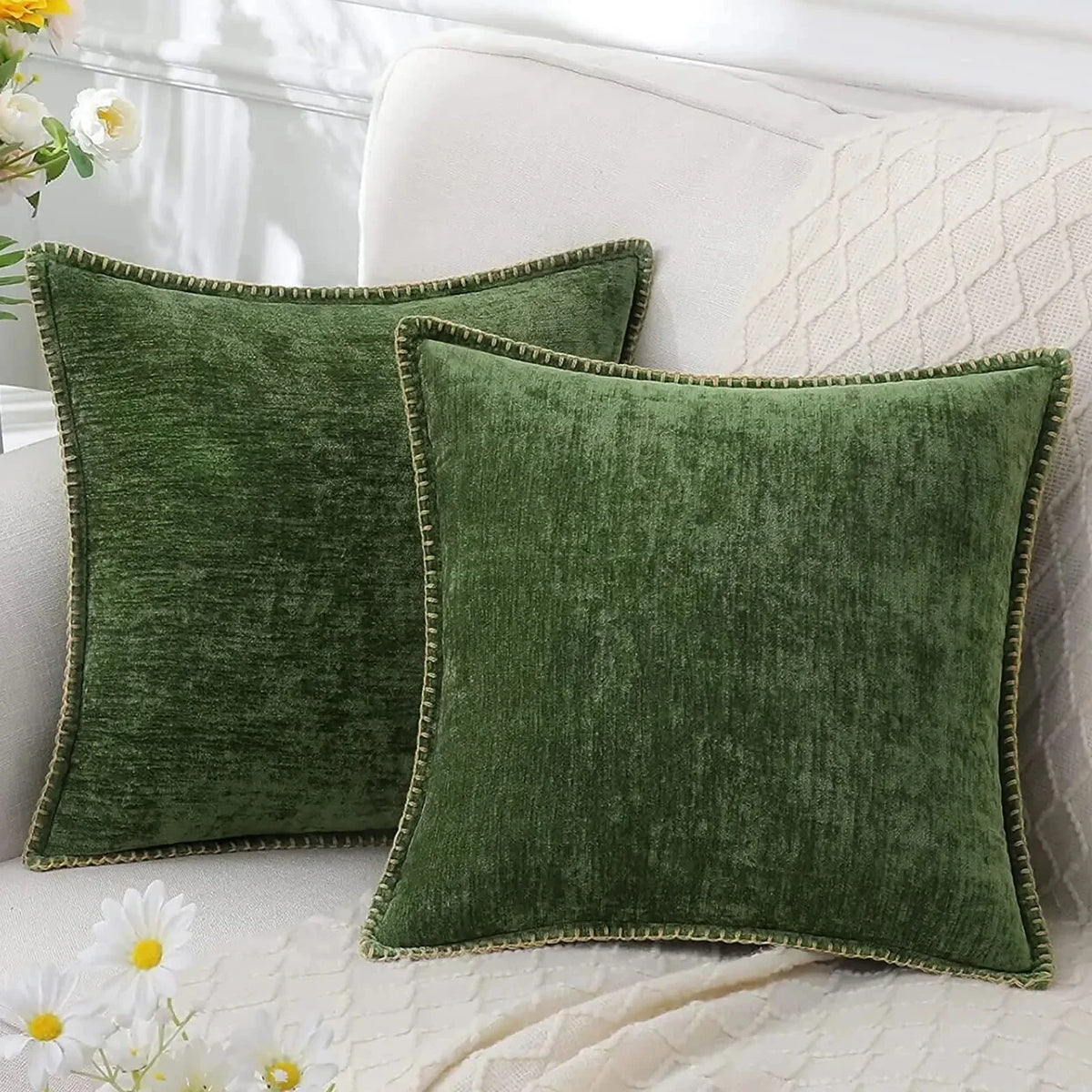 taies d'oreiller décoratives chenille velours moderne zippées imprimés géométriques couleurs variées maison hospitalière