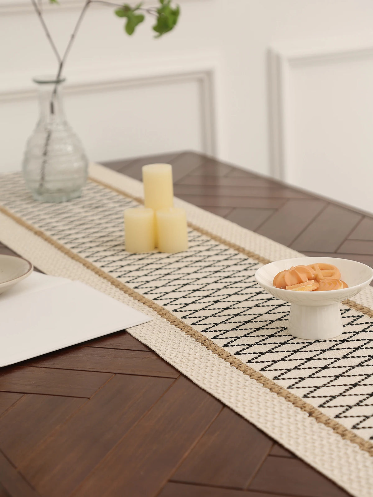 chinois bohème rustique table bois motif losange franges