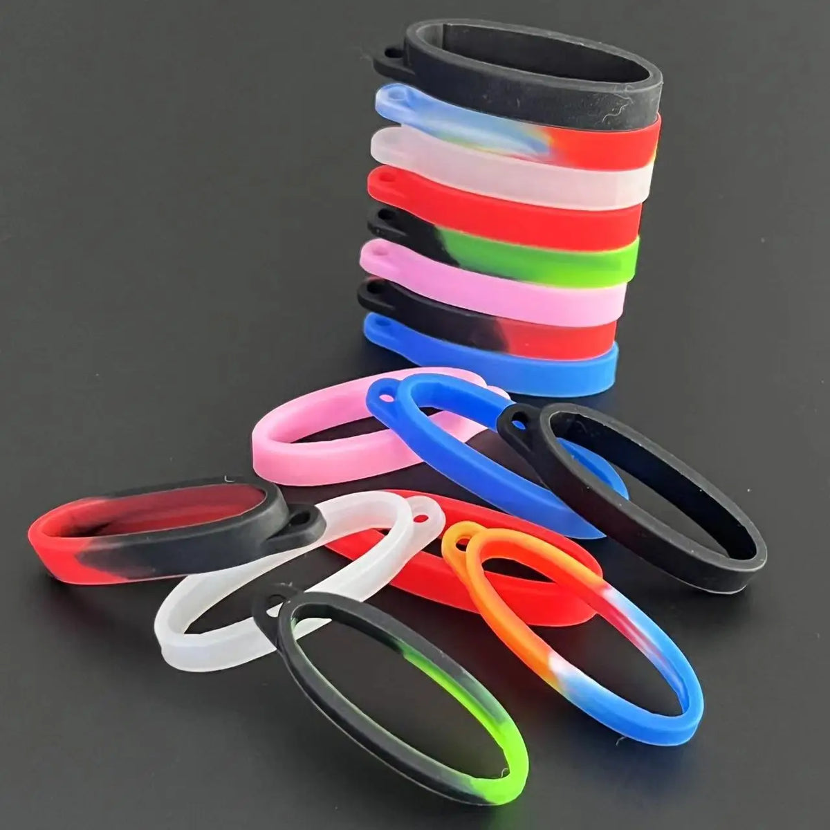 bracelet silicone rouge simple anneau blanc vert noir rose bleu unicolore opacité