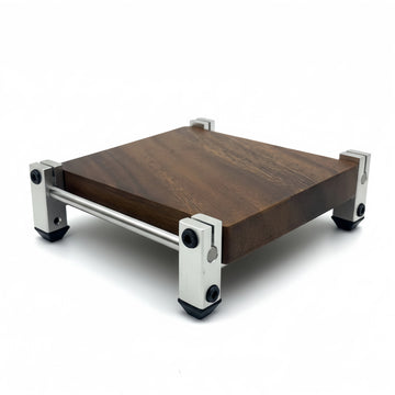 plateau table moderne bois marron foncé grain visible pieds ronds minimalistes