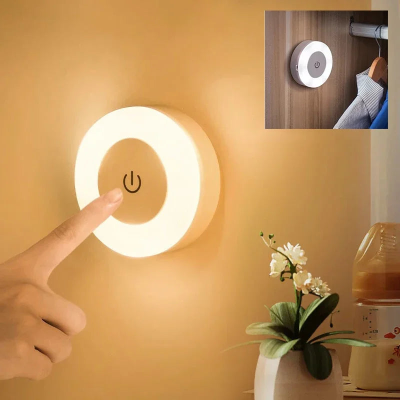veilleuse led rechargeable usb moderne lampe ronde argentée dorée lumière nocturne minimaliste abs