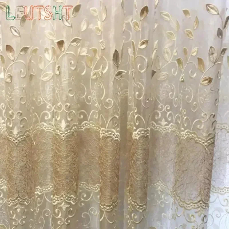rideau brodé feuilles dorées fond beige transparent classique