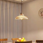 lampe suspendue vert moderne ampoule chaîne métallique rayures verticales salon chambre hall