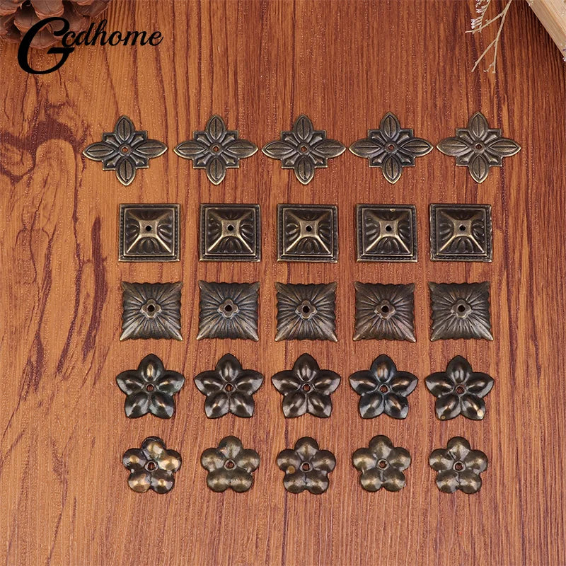 pièces décoratives métalliques bronze fleurs vintage fixations protection coffre bijoux étui vin