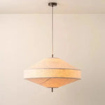 suspension lumineuse tissu blanc beige moderne minimaliste lustre salon chambre intérieur épuré