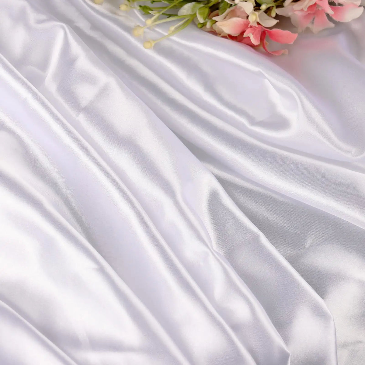 nappe satinée plissée élégante table blanc réutilisable festives occasions thématiques