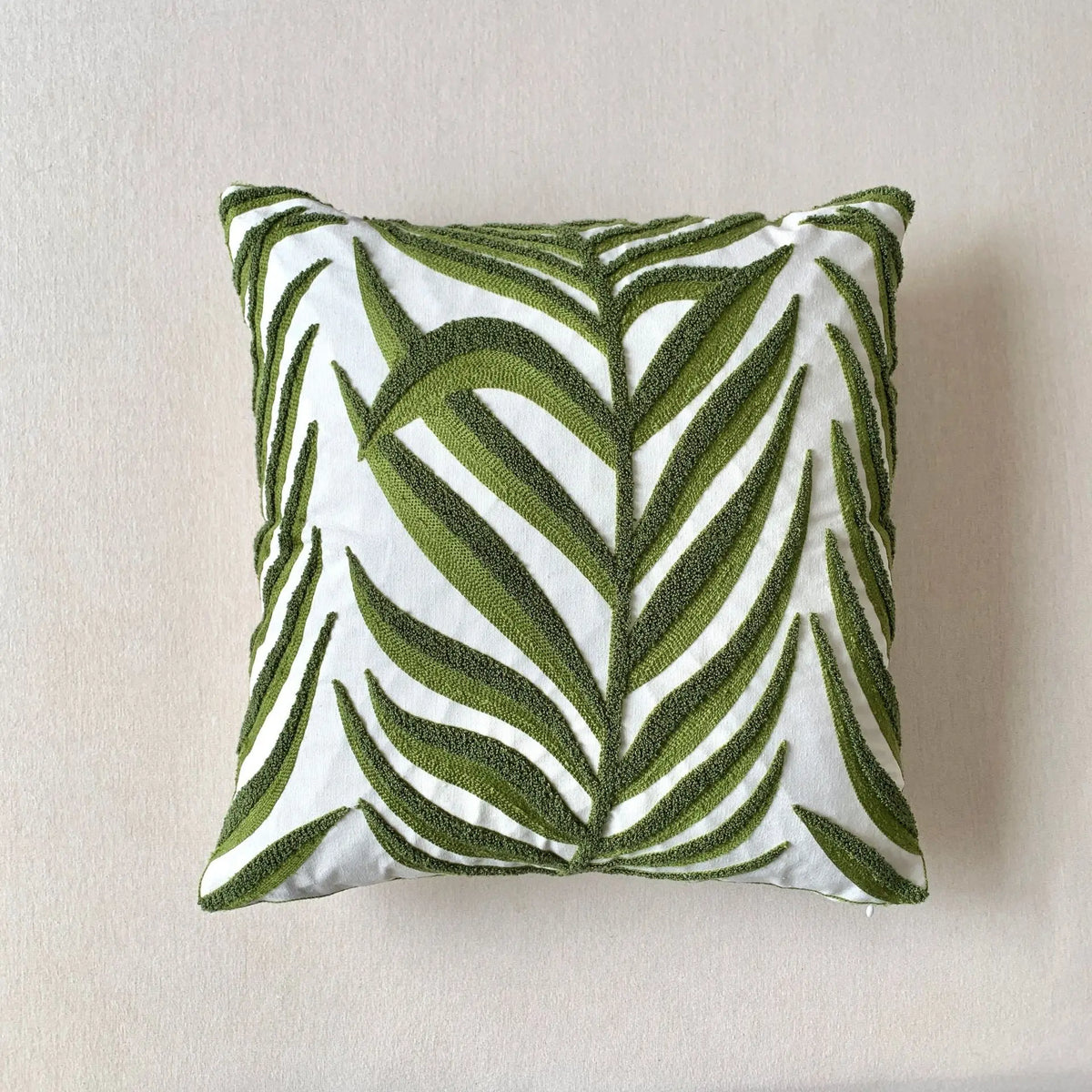 coussin carré moderne motif feuilles tropicales brodé polyester 45x45cm décoration maison voiture