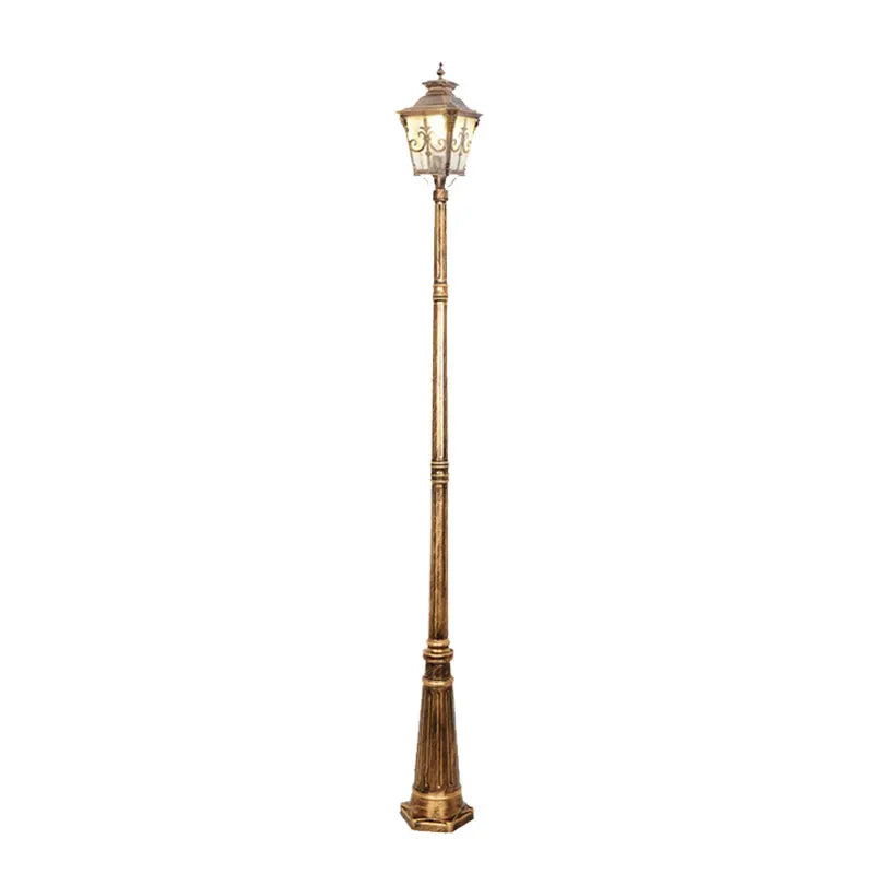 lampe rue élégante dorée vintage détails sculptés base octogonale ip65 led industrielle